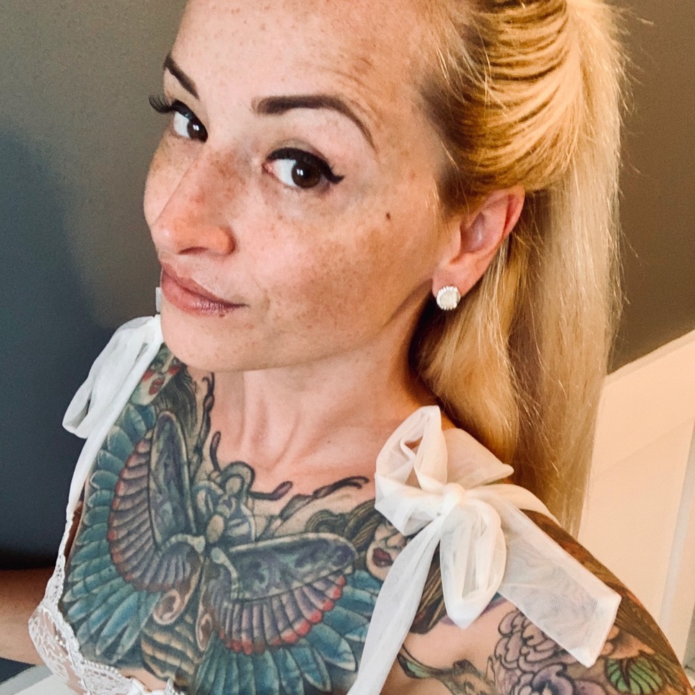 Meet your Posher, Carla